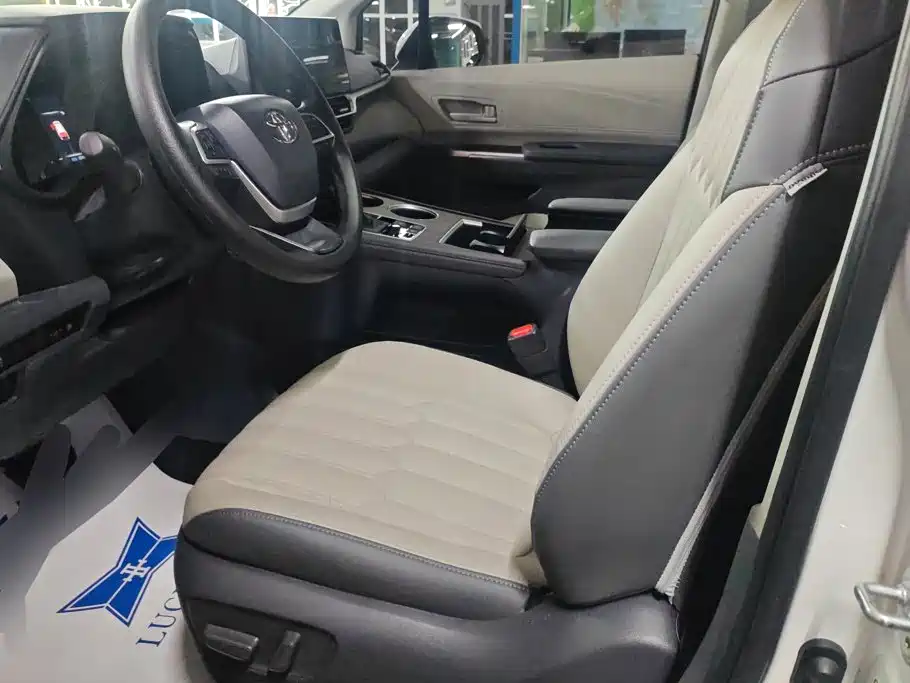 Toyota Sienna 2025 2021 2.5L Hybrid Comfort Edition