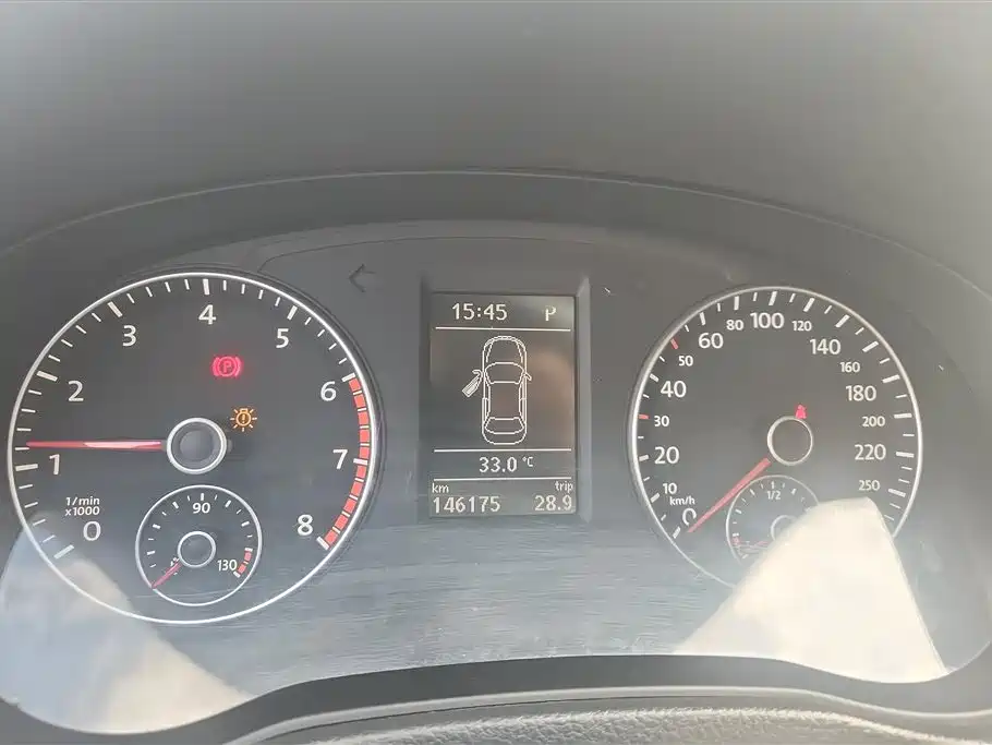 Volkswagen Passat 2014 1.8TSI Automatic Honor Edition фото 14