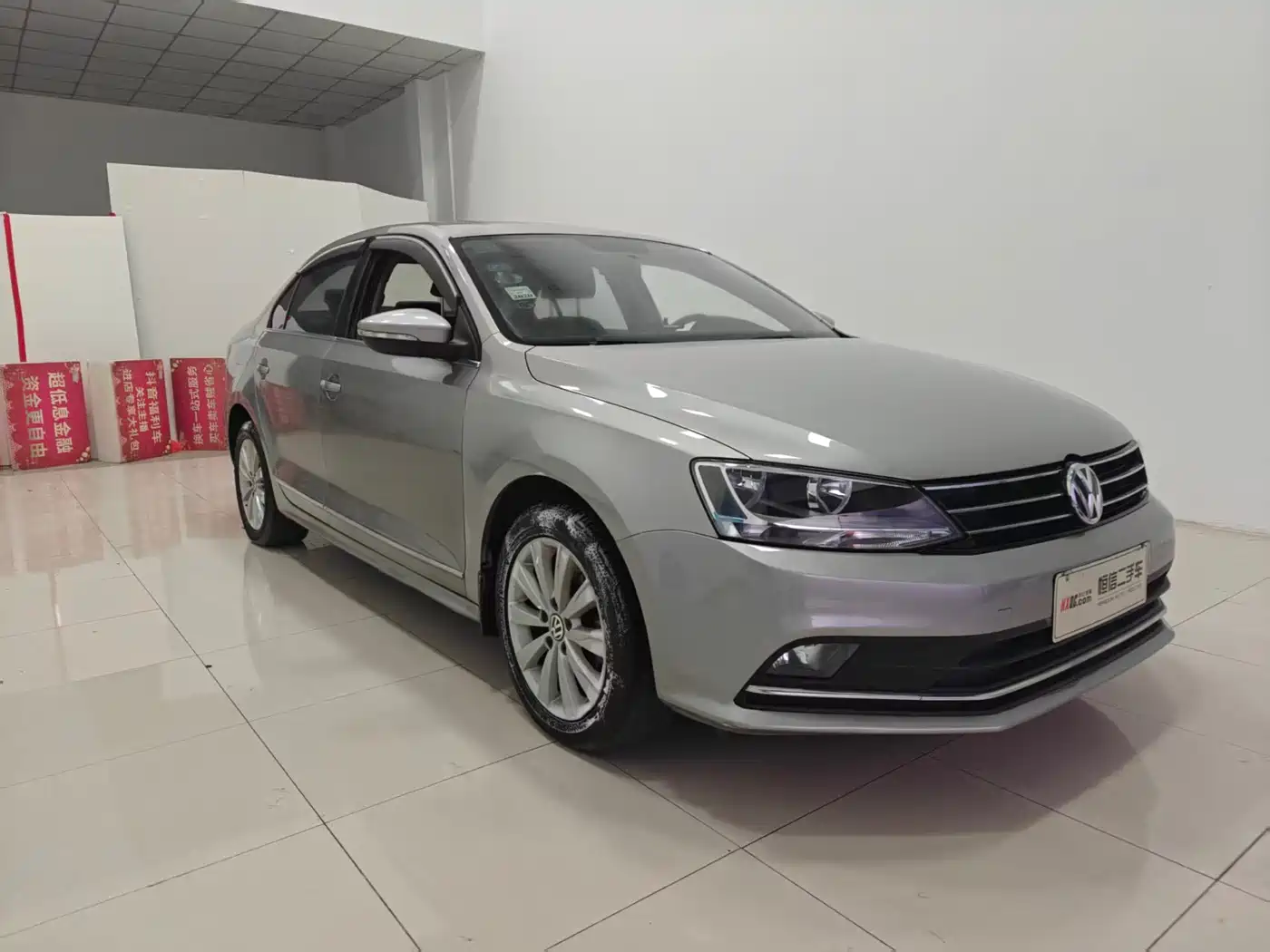 Volkswagen Sagitar 2015 1.6L Automatic Comfort фото 3