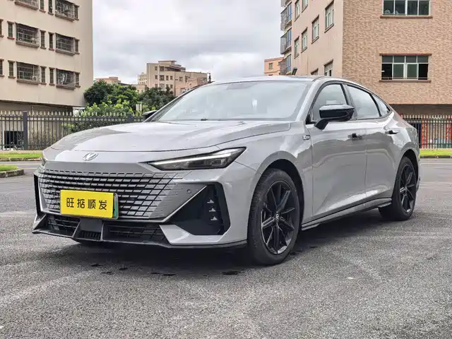 Changan UNI-V iDD 2023 ZhiDian iDD 1.5T 113km Smart Fun Edition