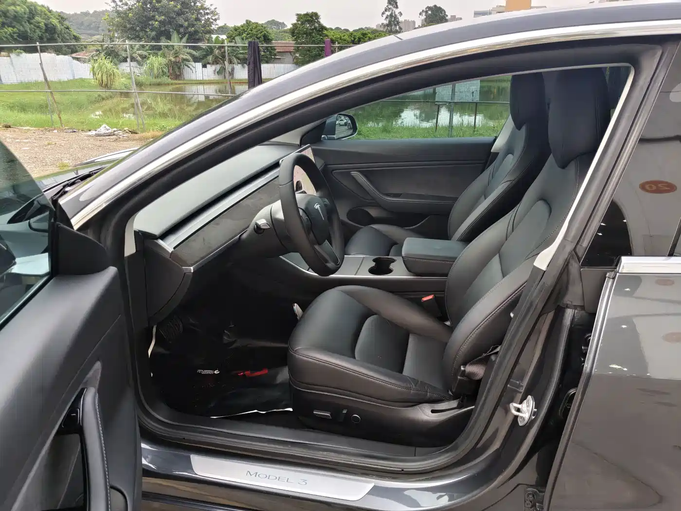 Tesla Model 3 (Import) 2019 2019 Long Range RWD Version
