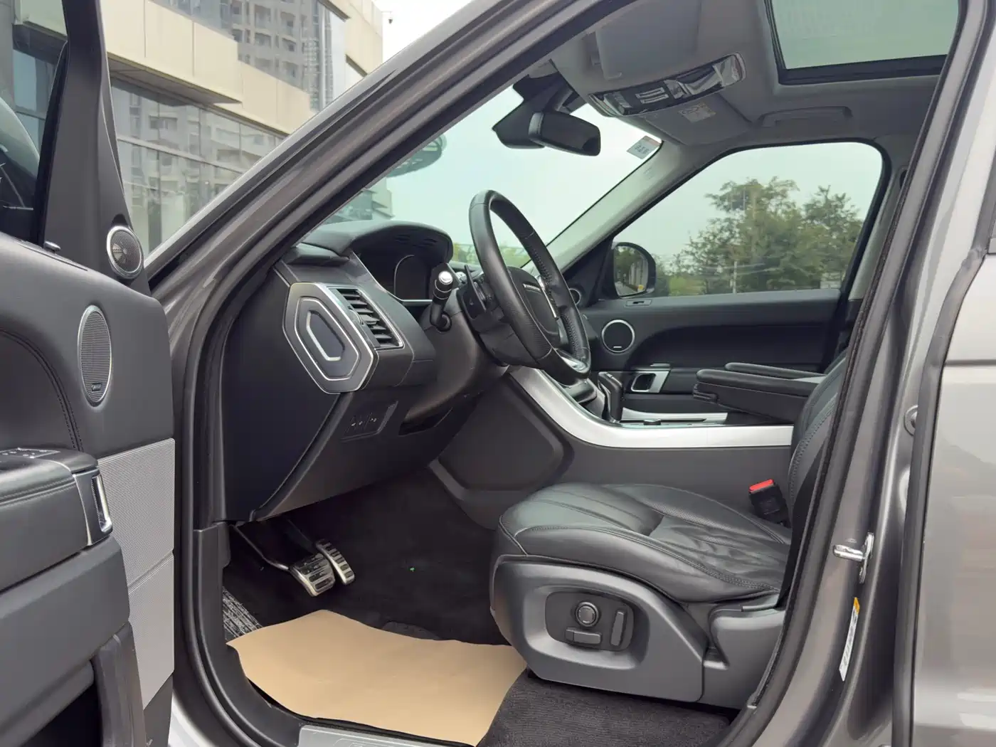 Land Rover Range Rover Sport 2016 Model 3.0 SC V6 HSE DYNAMIC фото 4