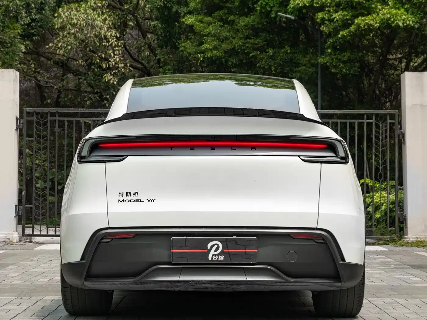 Tesla Model Y L 2025 Facelift Long Range AWD фото 5