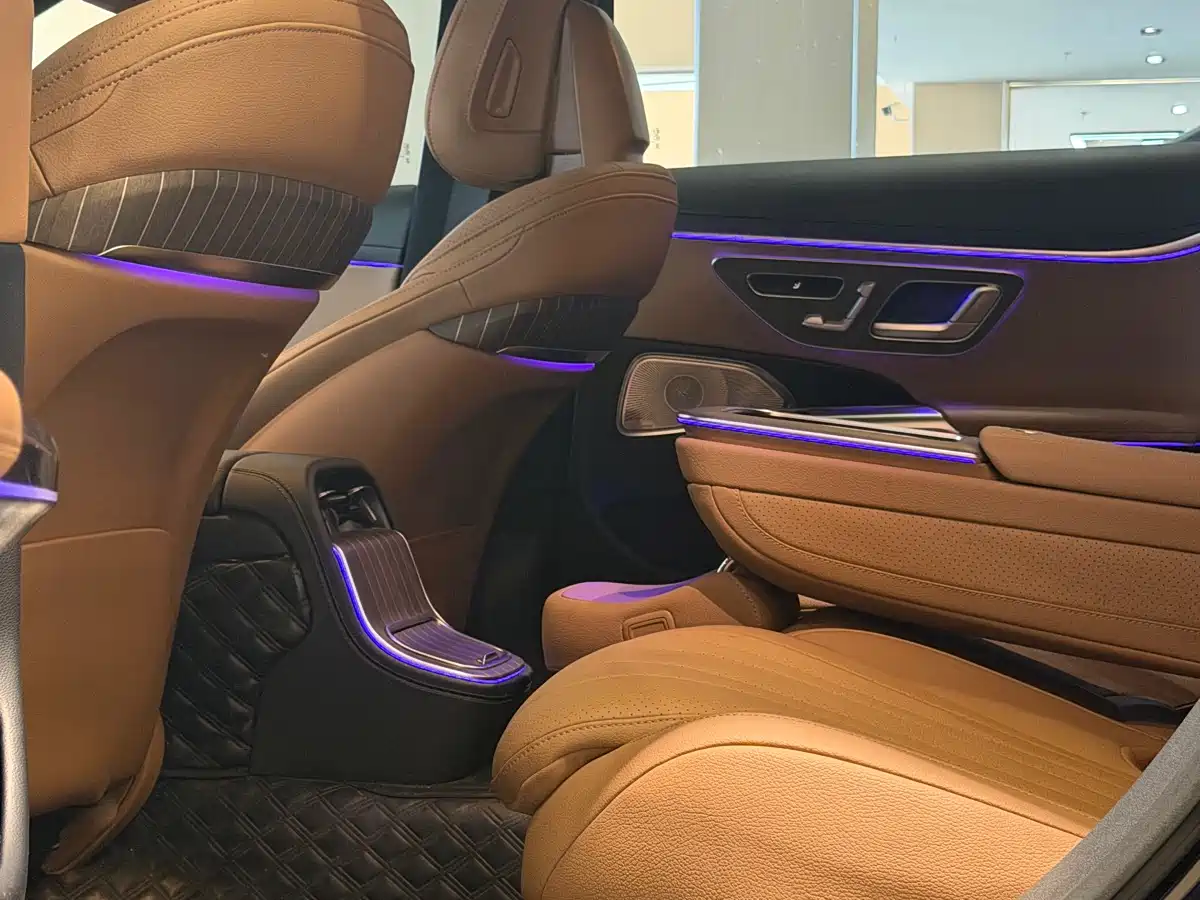 Mercedes-Benz E-Class 2024 Model E 300 L Luxury фото 8