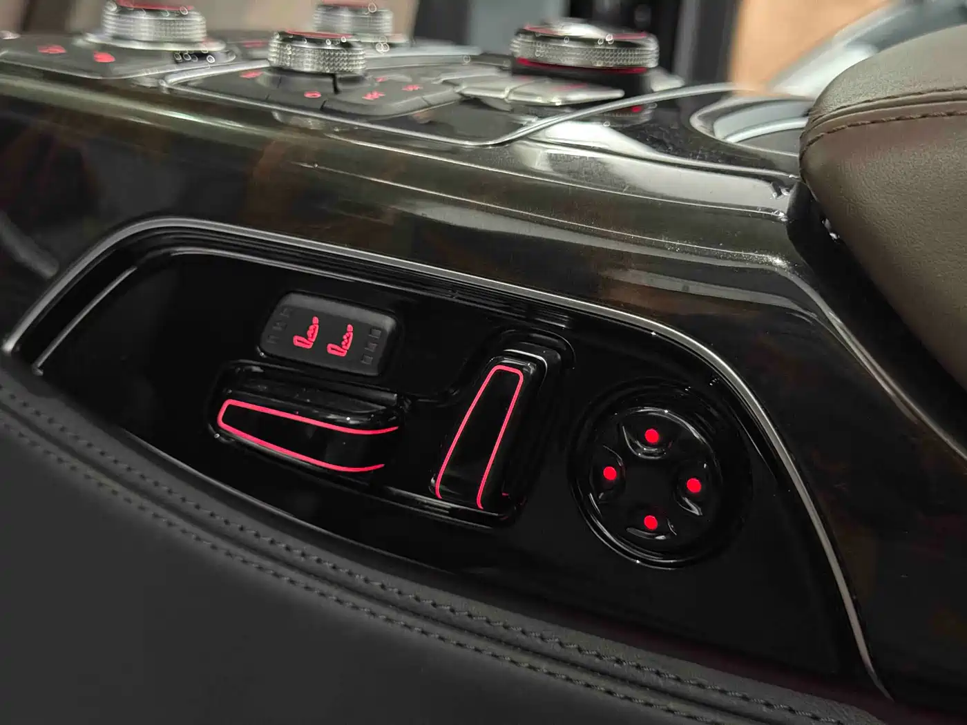 Photo 17 - Audi A8