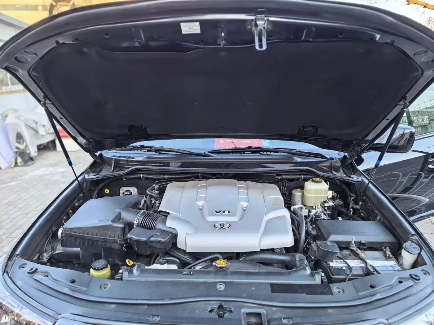Toyota Land Cruiser 2010 Model 4.7L Automatic VX фото 23