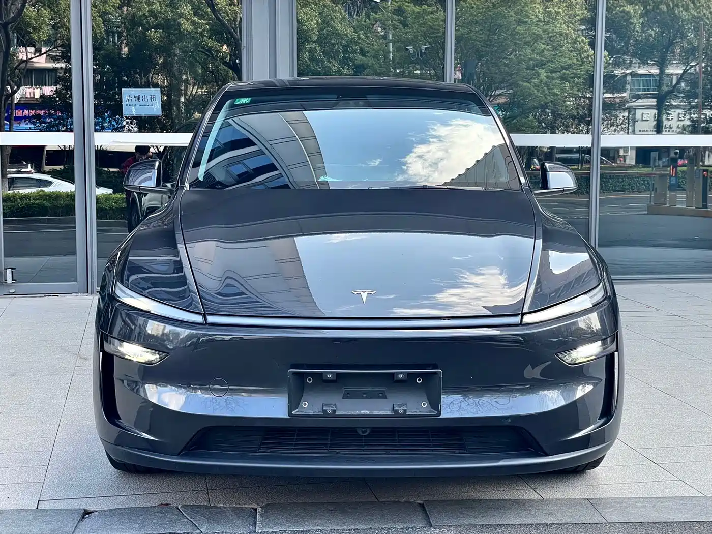 Tesla Model Y 2025 Model Long Range All-Wheel Drive Launch Edition фото 2