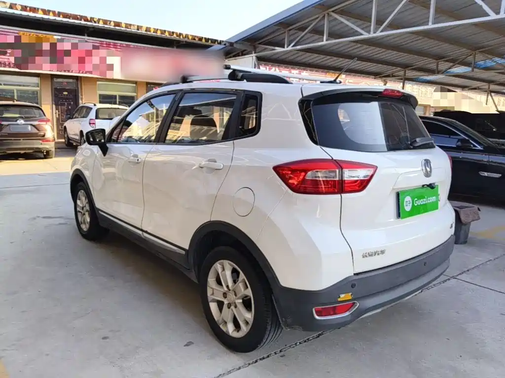 Фото 5 - Changan CS15