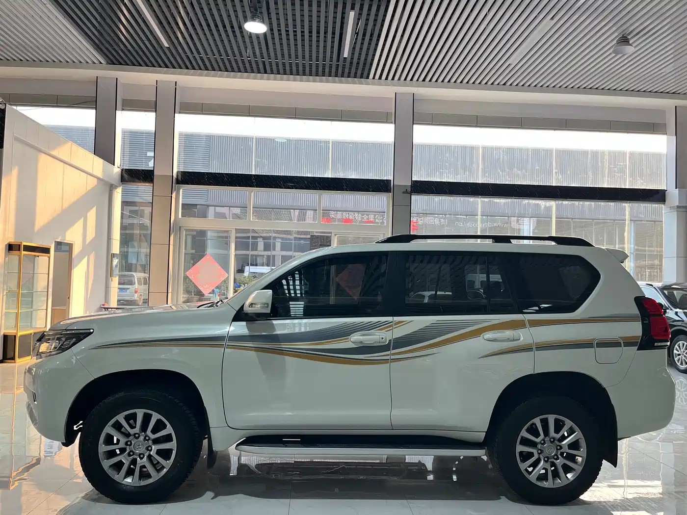 Toyota Prado 2018 3.5L Auto TX-L фото 3