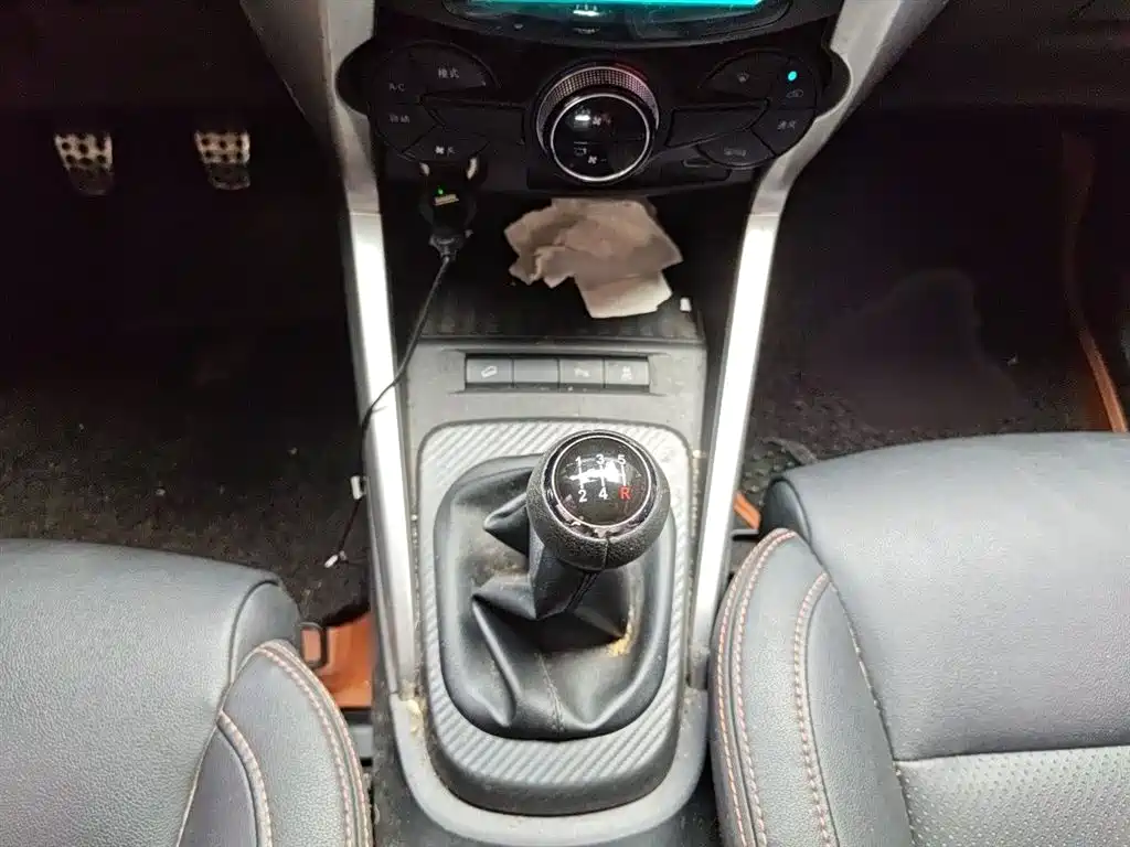 BYD Yuan 2017 1.5L Manual Cool Connect фото 7