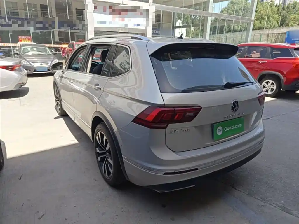 Volkswagen Tiguan L 2021 330TSI Automatic 2WD R-Line Premium фото 4