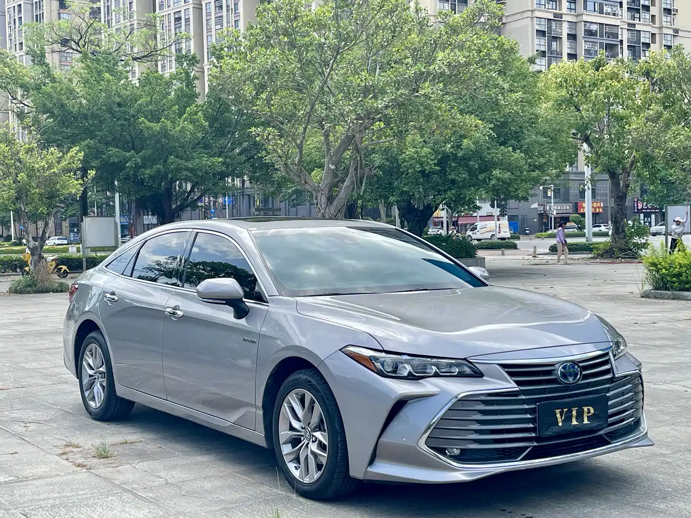 Toyota Avalon 2019 Hybrid 2.5L Luxury Edition China V фото 2