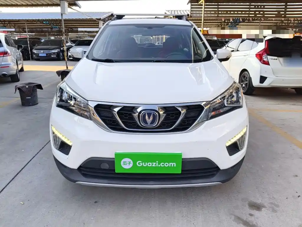 Фото 3 - Changan CS15