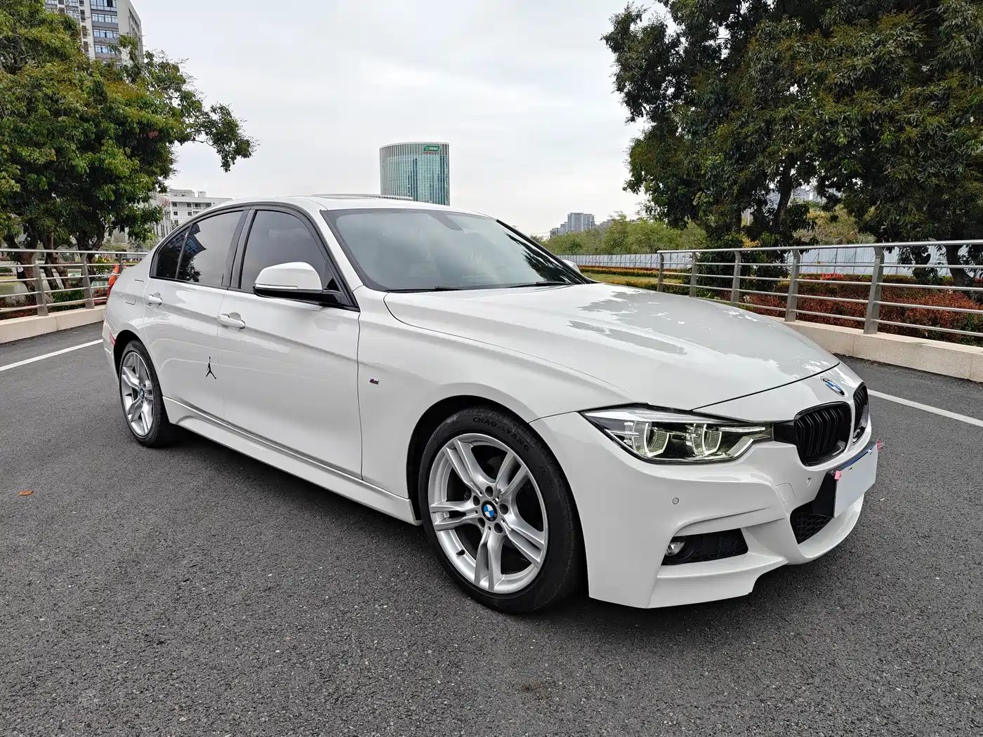 BMW 3 Series 2019 320i M Sport Package фото 3