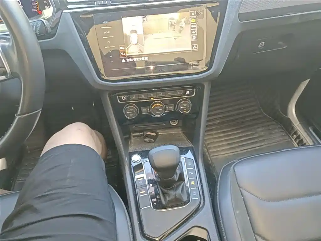 Volkswagen Tiguan L 2021 330TSI Automatic 2WD R-Line Premium фото 13