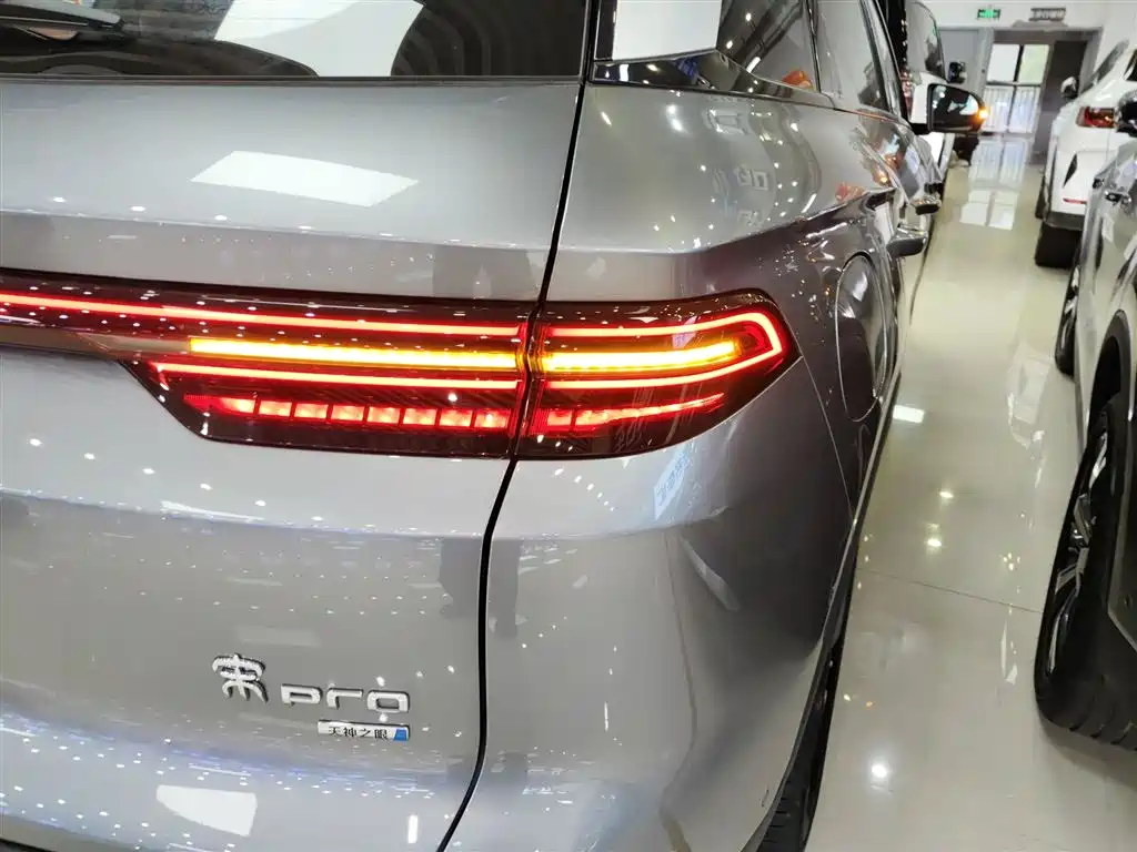 BYD Song Pro New Energy 2025 2nd Generation Smart Drive Edition DM-i 115KM Surpassing Type фото 24