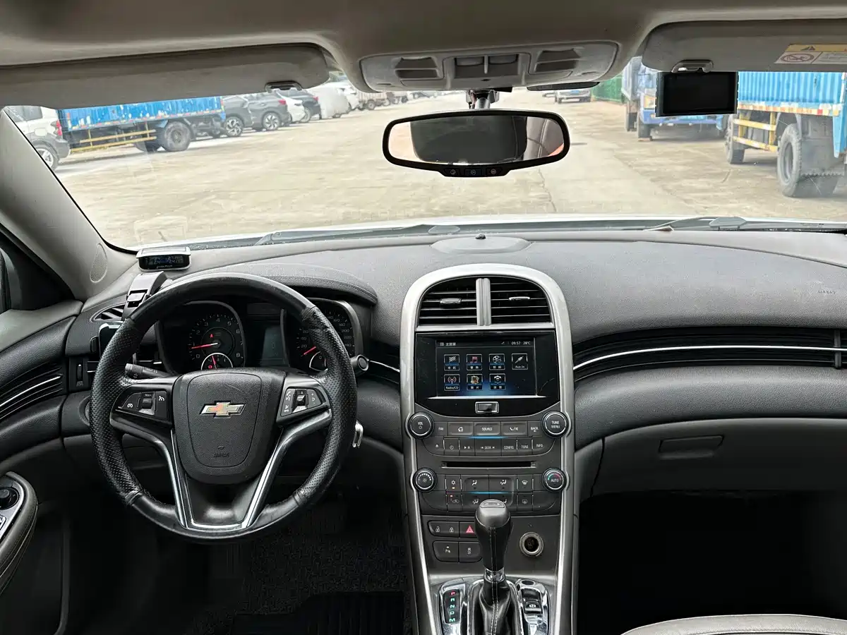 Chevrolet Malibu 2014 2.0L Automatic Luxury фото 5