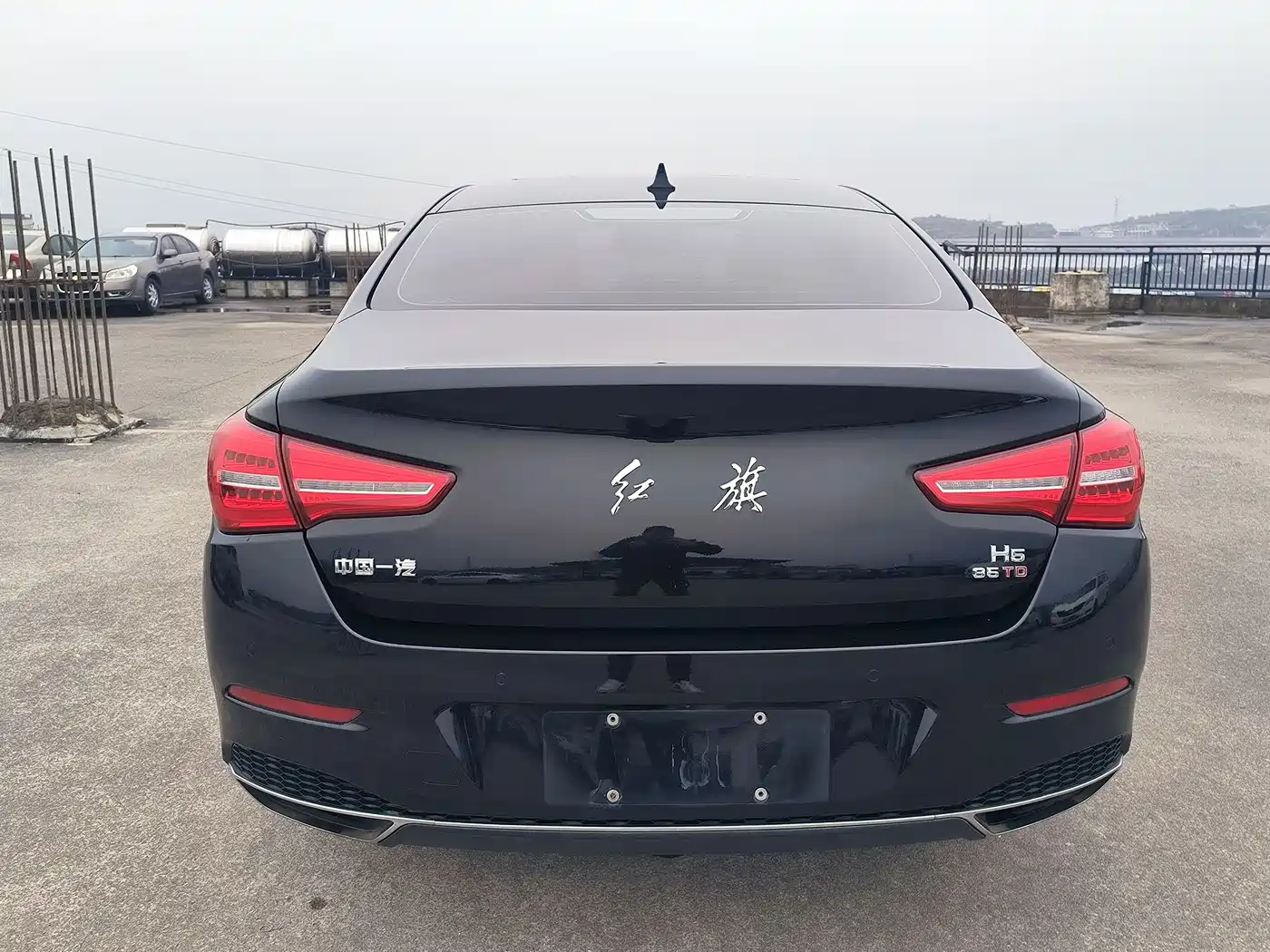 Hongqi H5 2020 1.8T Automatic Smart Connected Leader Edition фото 21