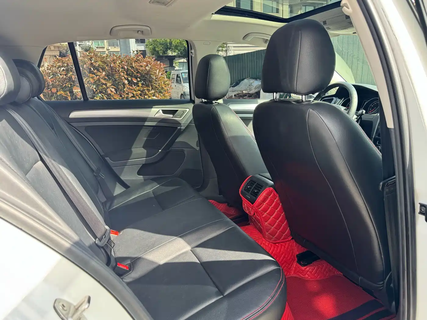 Volkswagen Golf 2020 200TSI DSG Comfort фото 9