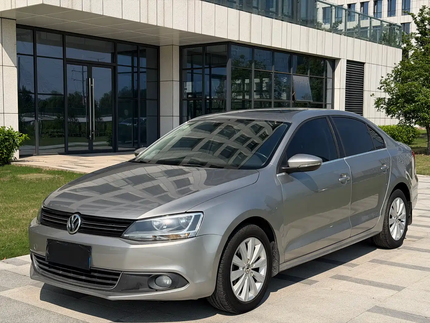 Volkswagen Sagitar 2015 1.6L Automatic Comfort