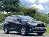 Фото 3 - Toyota Highlander
