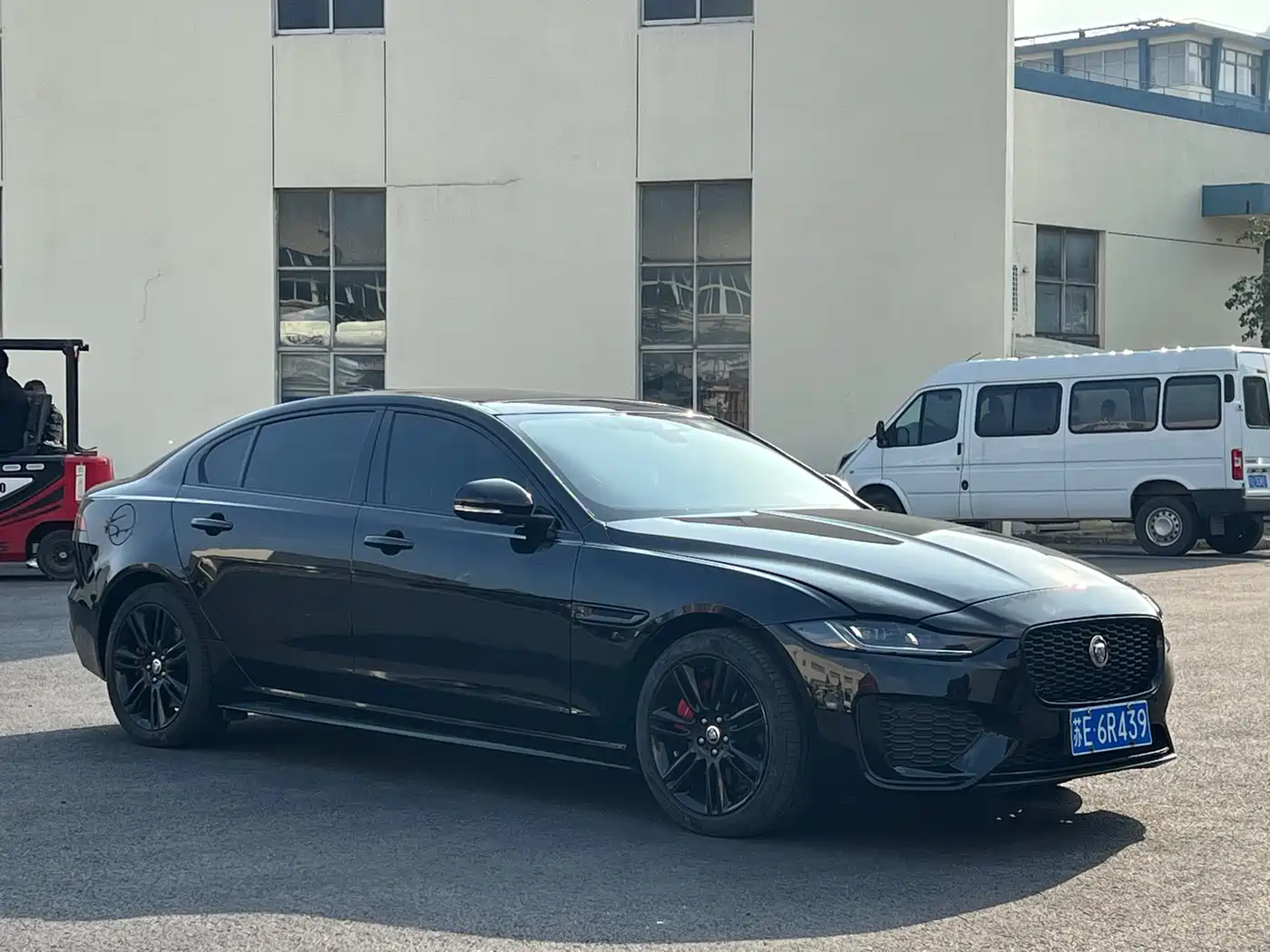 Jaguar XEL 2024 Model 2.0T 250PS R-DYNAMIC S Gloss Black Sport Edition фото 3