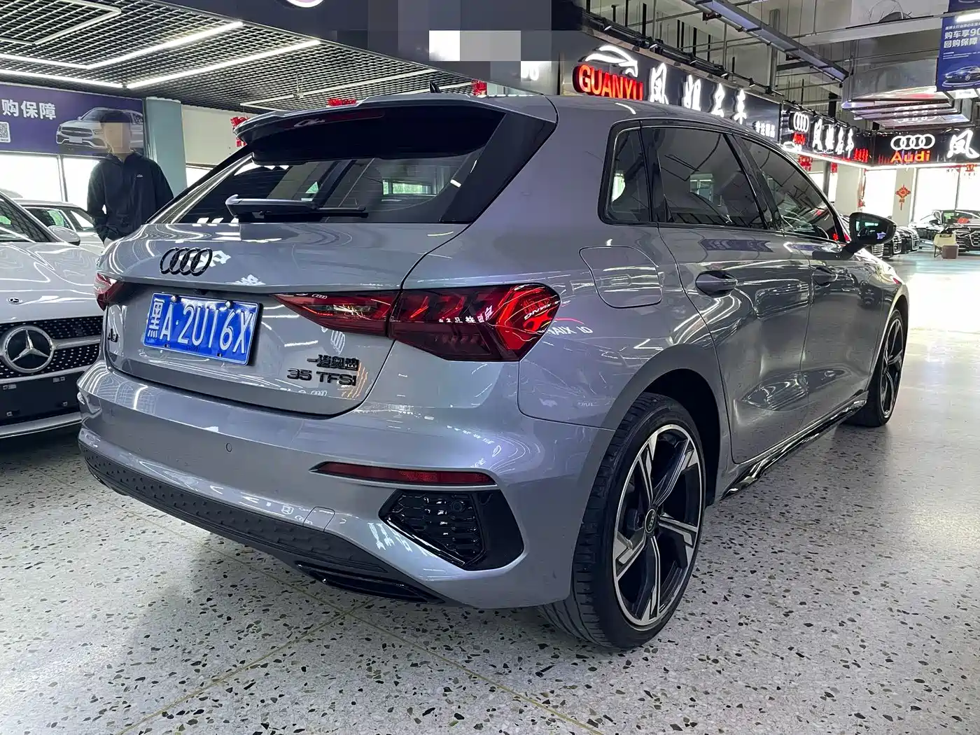 Audi A3 2023 Sportback 35 TFSI Ultimate Iridescent Edition фото 6