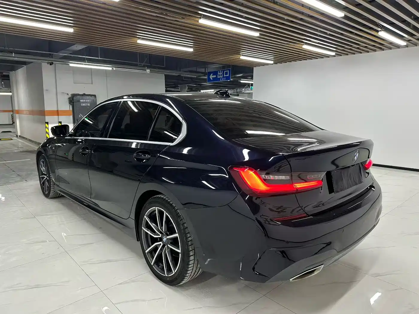 BMW 3 SERIES