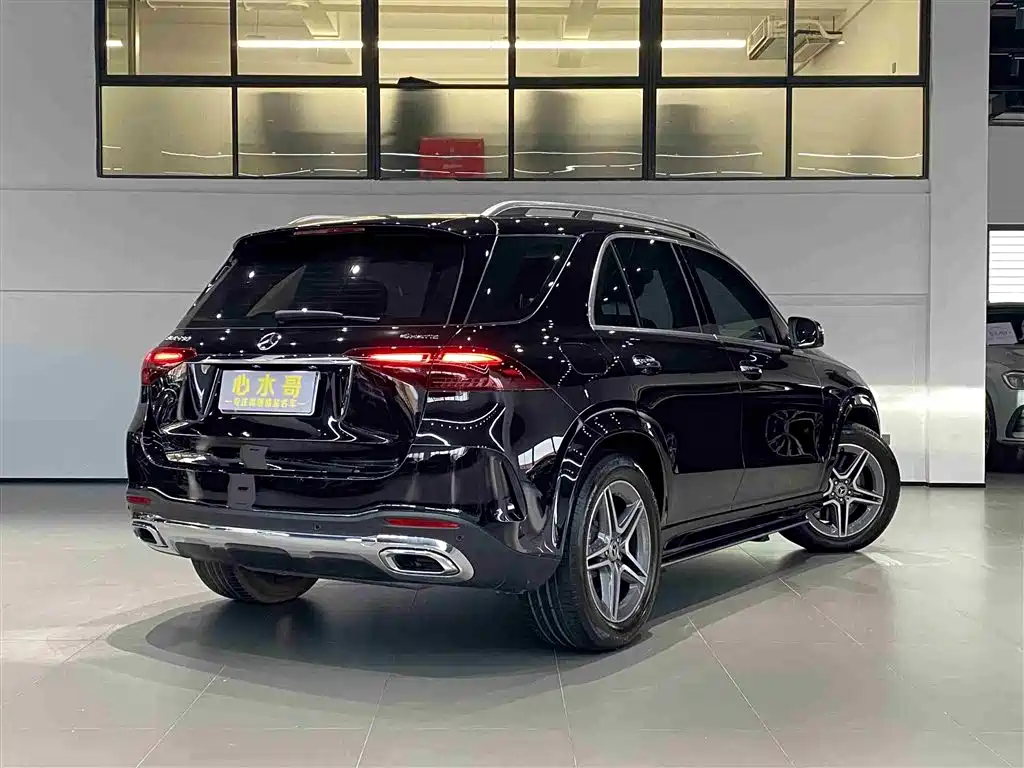 Mercedes-Benz GLE 2024 GLE 450 4MATIC Fashion фото 4