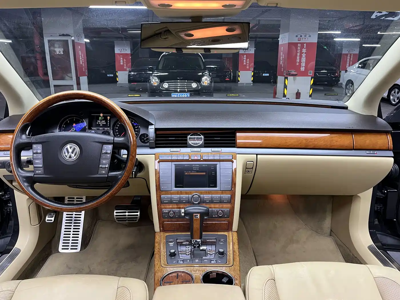 Volkswagen Phaeton 2007 Model 3.2L V6 5-Seat Base фото 10