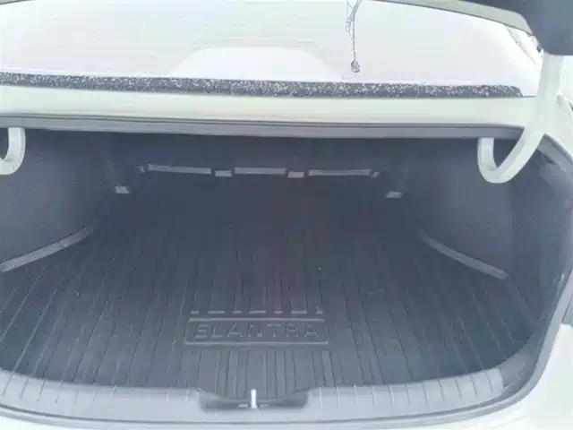 Hyundai Elantra 2022 1.5L CVT GLX Elite Edition — фото 5