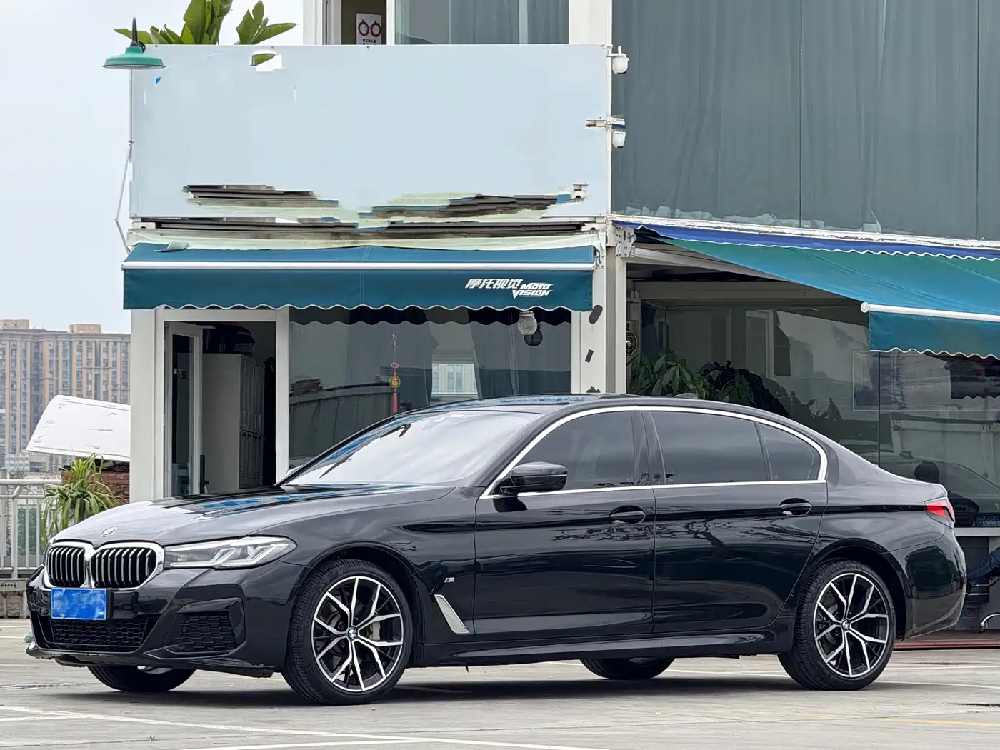 BMW 5-SERIES