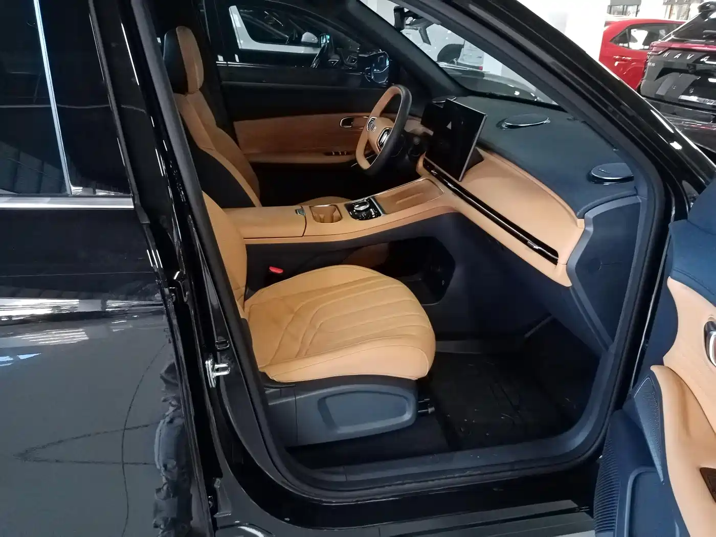 Geely Galaxy Galaxy Starship 7 EM-i 2025 120km Navigation Edition фото 11