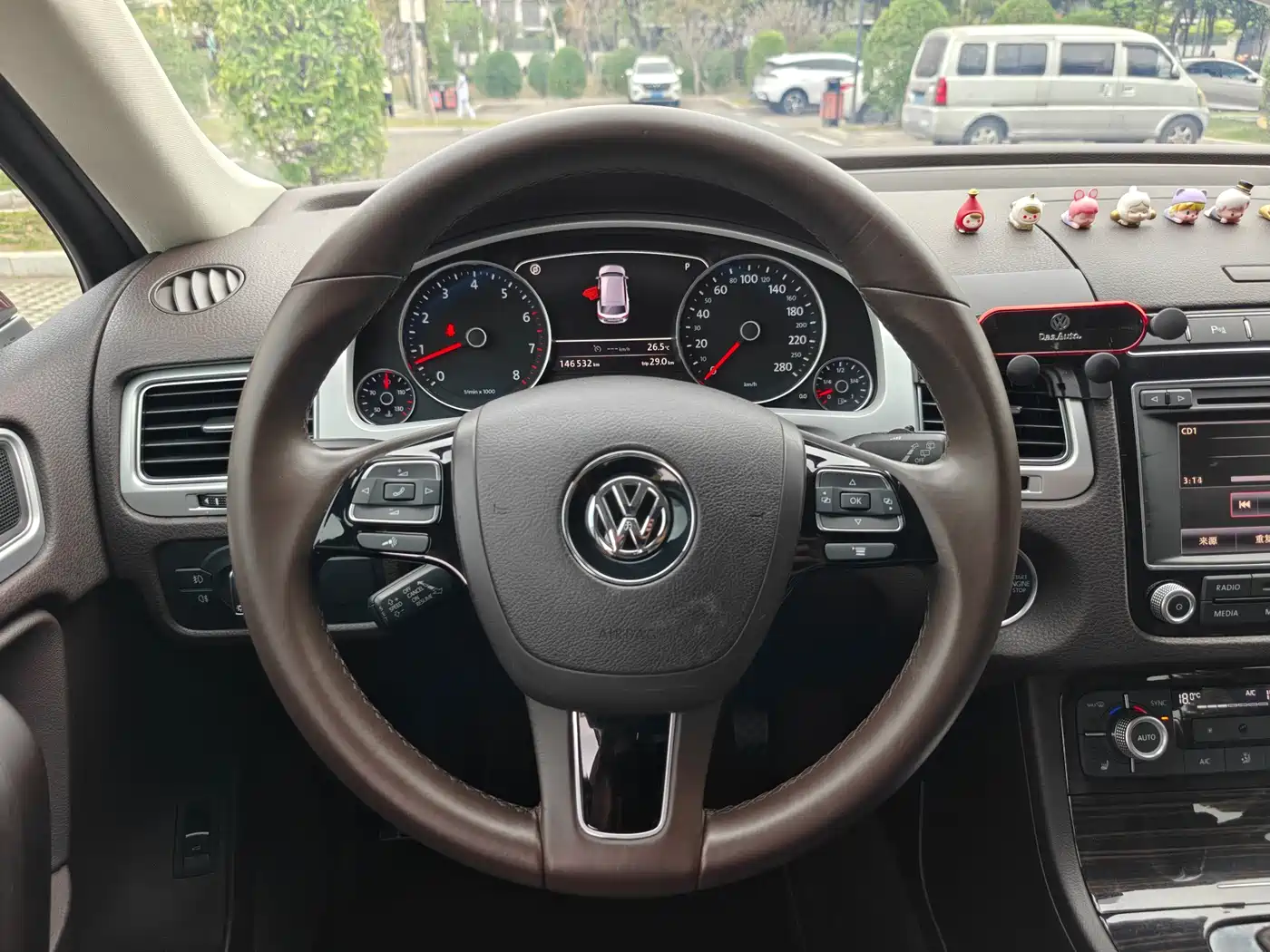 VOLKSWAGEN TOUAREG