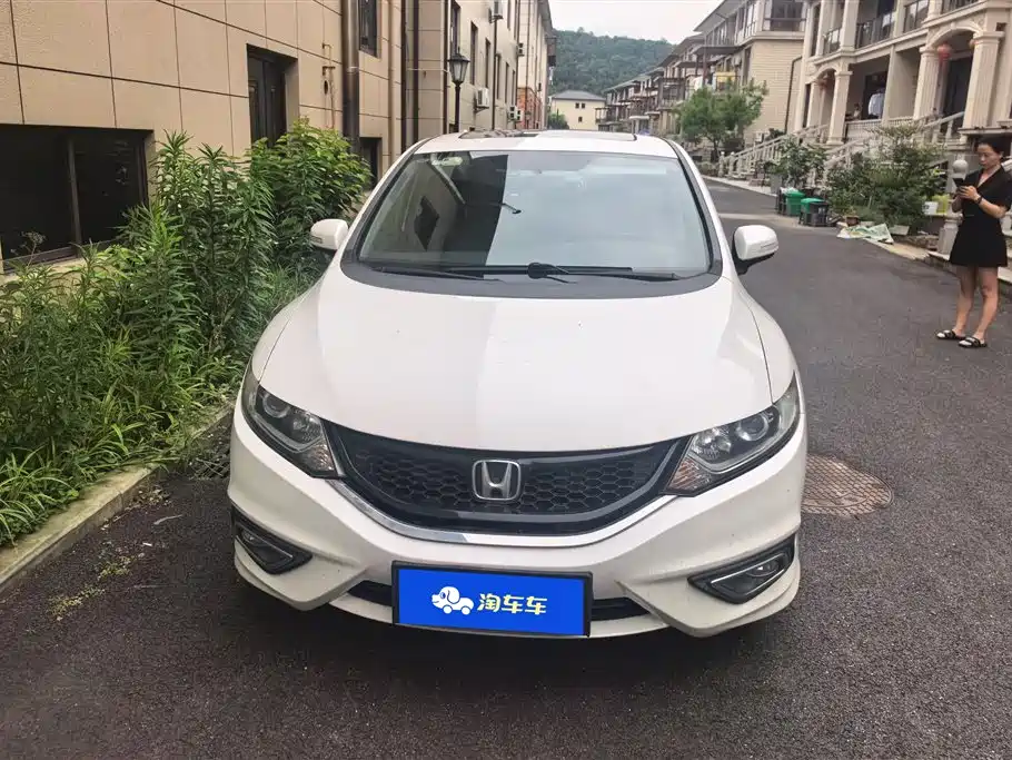 Honda Jade 2016 1.8L Automatic Comfort Elite Version 5-seater фото 2