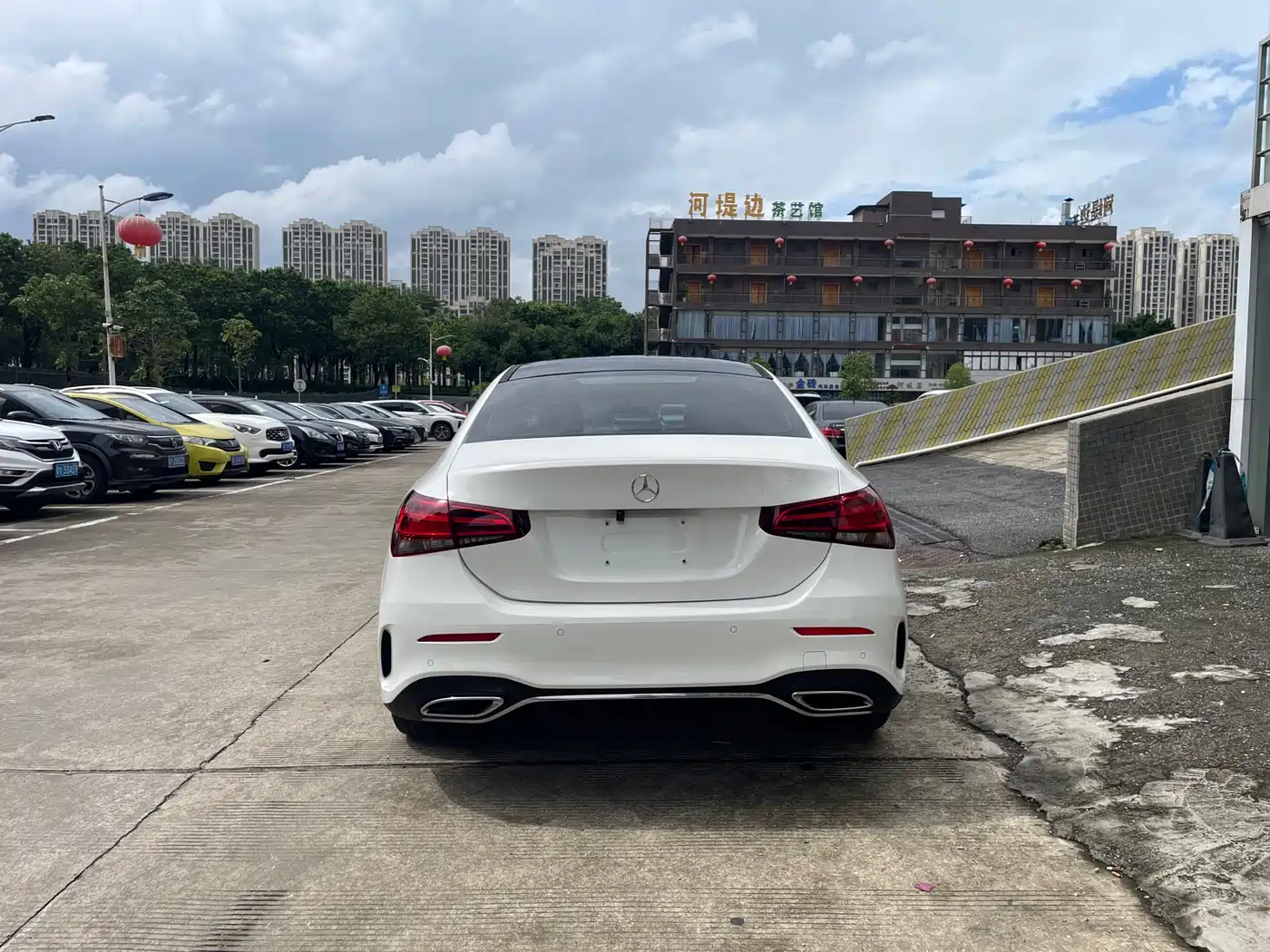 Mercedes-Benz A-Class 2019 A 180 L Sport Sedan фото 14