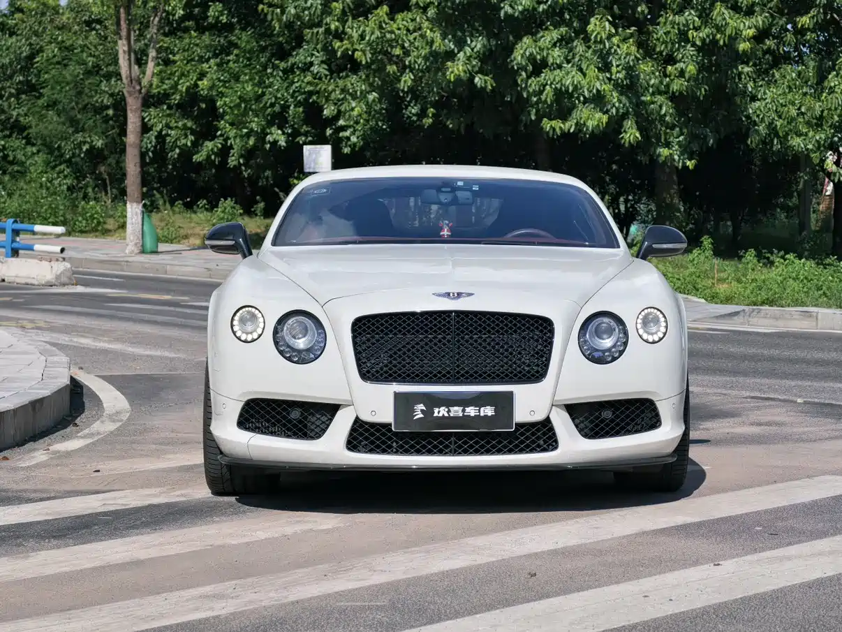 Фото 2 - Bentley Continental