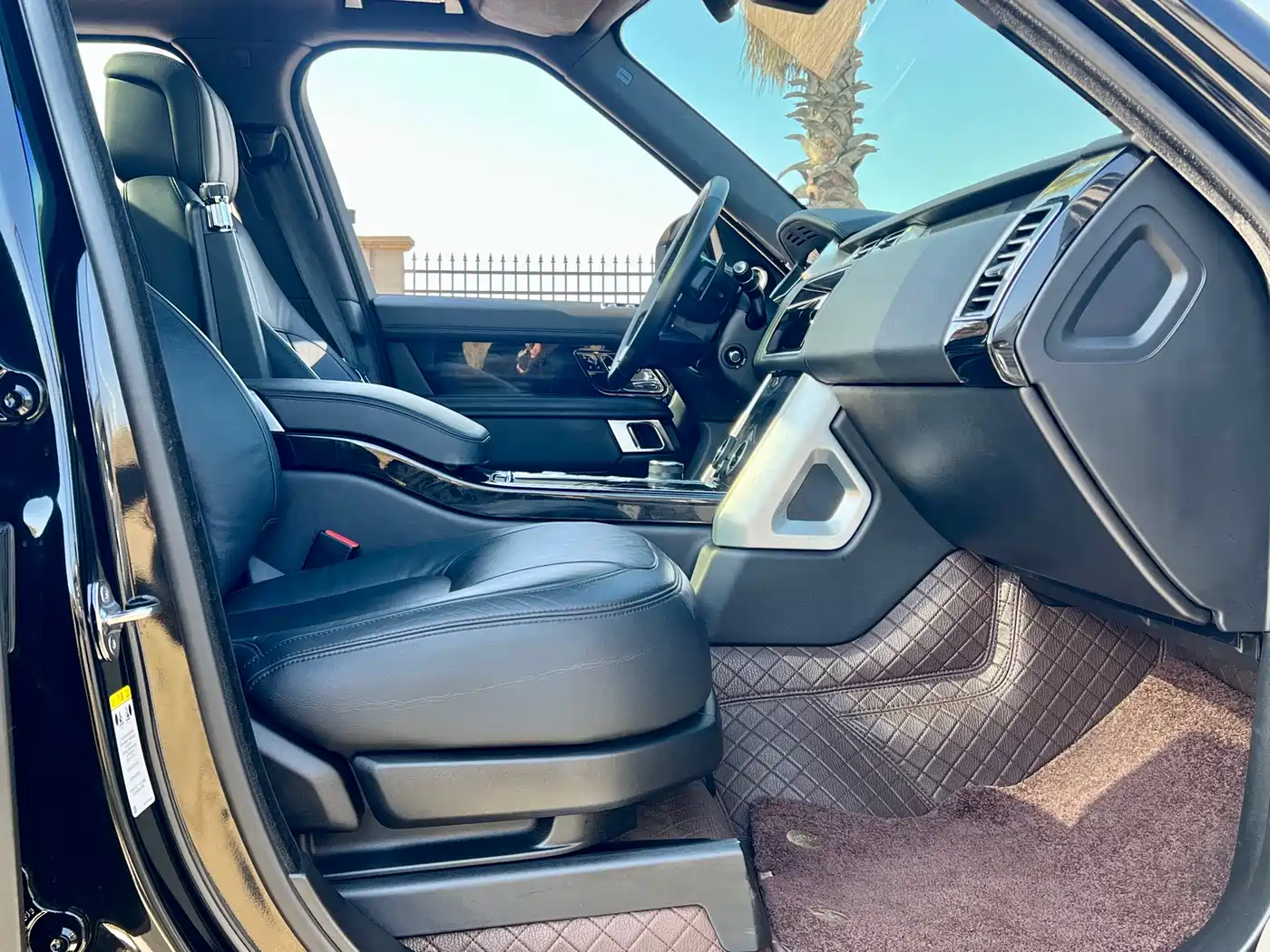 Land Rover Range Rover 2019 3.0 SC V6 Golden Age Edition фото 7