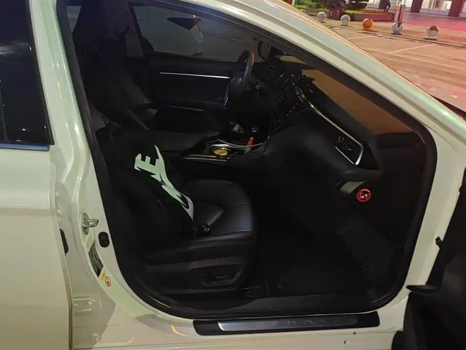 Toyota Camry 2018 2.5G Luxury Edition фото 8