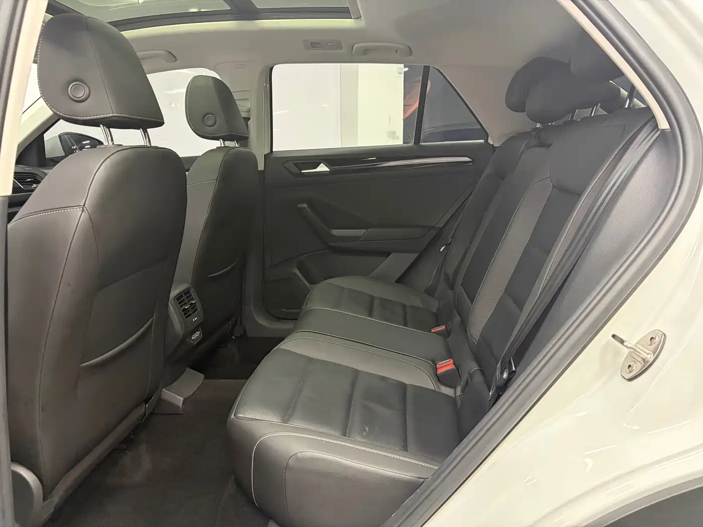 Volkswagen T-ROC 2022 280TSI DSG 2WD Comfort PLUS фото 16