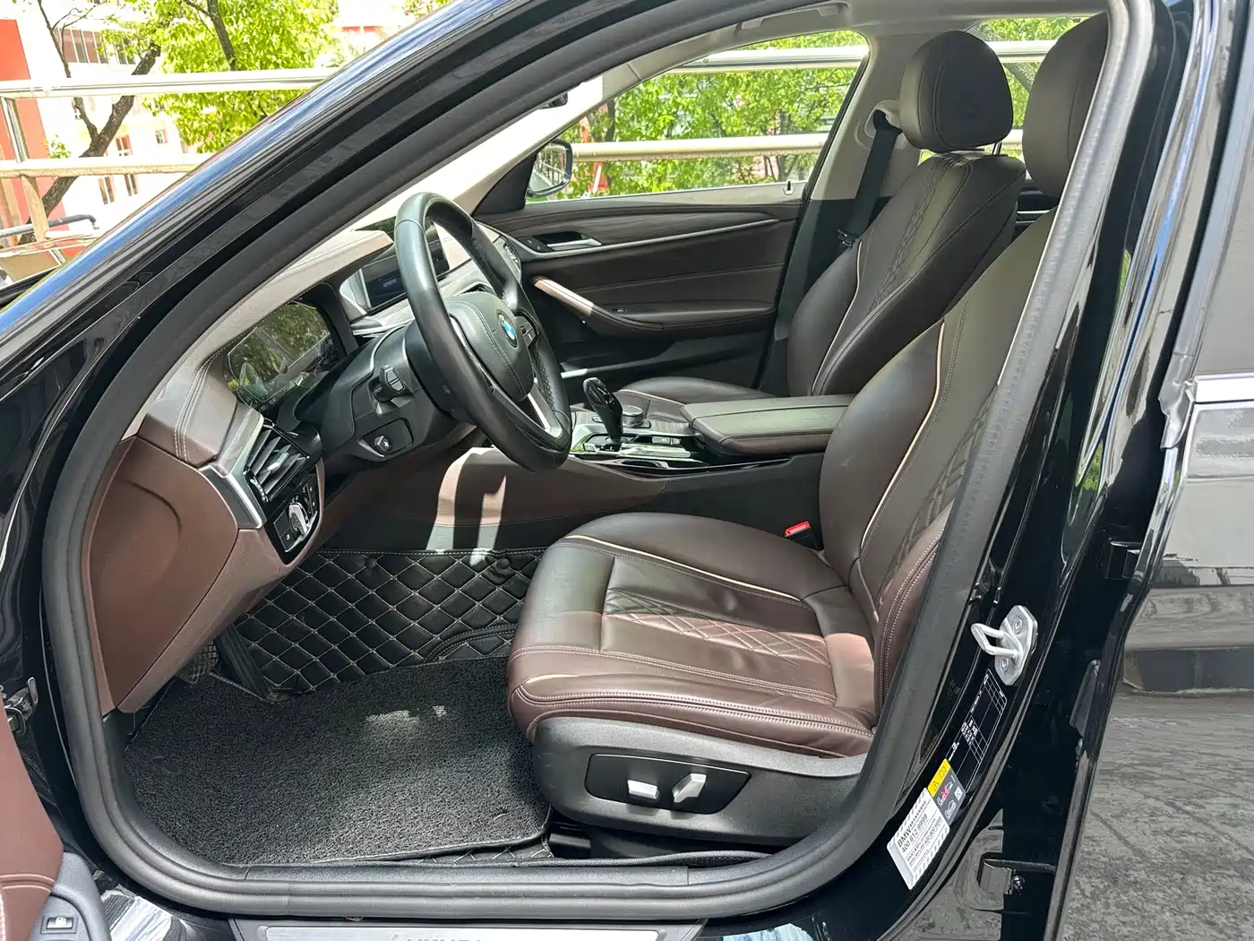 BMW 5 Series New Energy 2020 530Le Range Upgrade Luxury Package фото 4