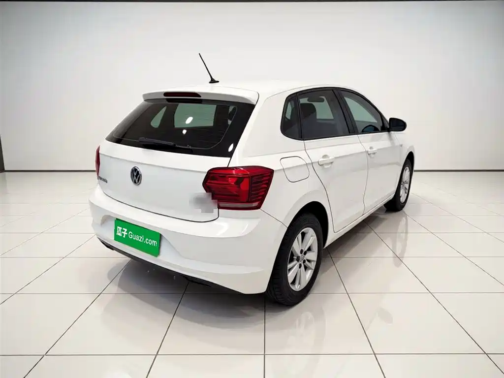 Volkswagen Polo 2019 Plus 1.5L Automatic Panorama Enjoyment Edition фото 4