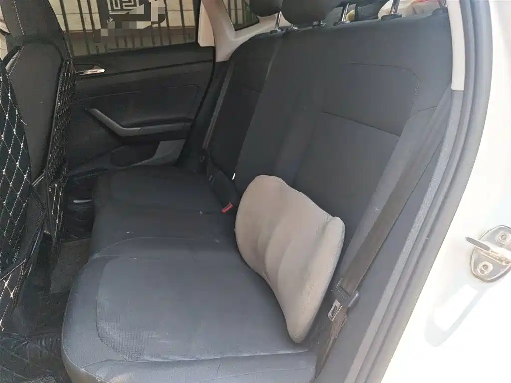 Volkswagen Polo 2019 Plus 1.5L Automatic Panorama Enjoyment Edition фото 13