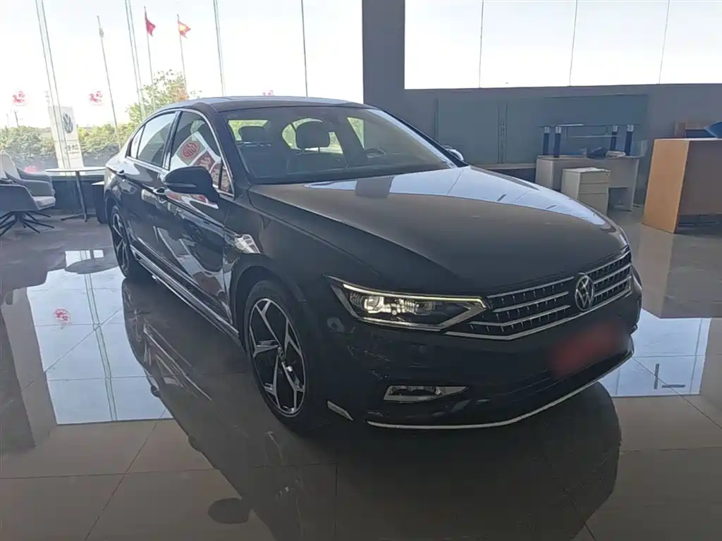 Volkswagen Magotan 2023 Model 2 Million Commemorative Edition 330TSI DSG Luxury фото 4