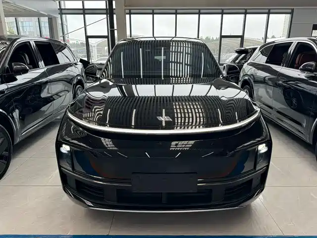 Li Auto Li Xiang L9 2025