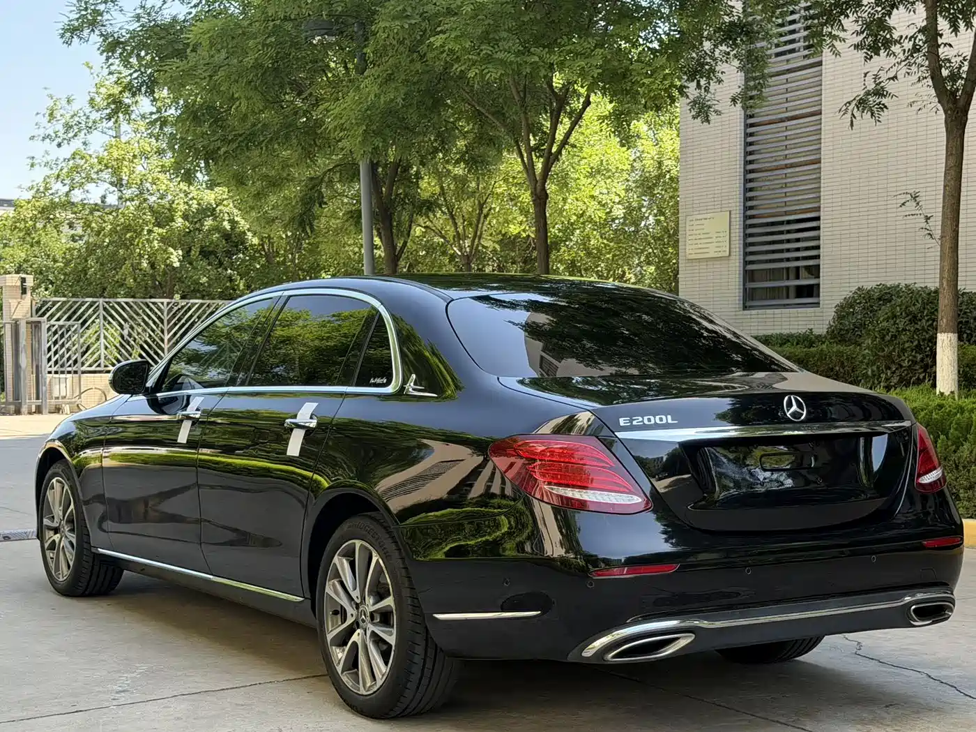 Mercedes-Benz E-Class 2018 Facelift E 200 L фото 18
