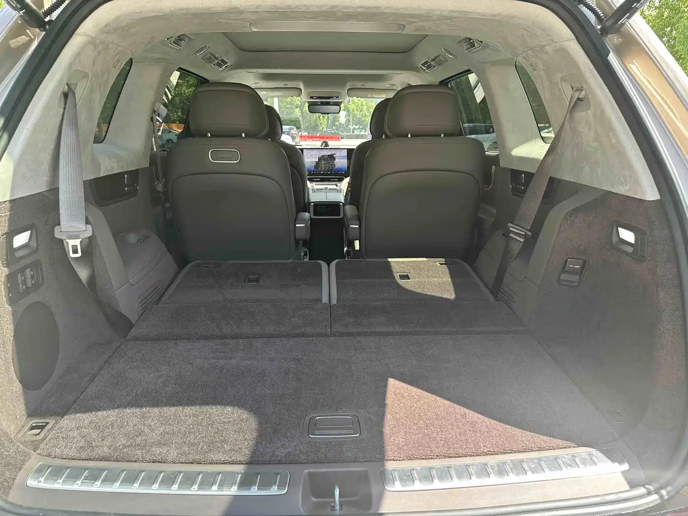 AITO Wenjie AITO M9 2025 Extended Range Ultra 52kWh 6-Seater фото 4