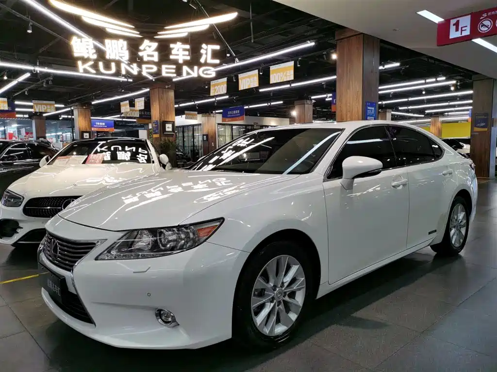 Lexus ES 2014 300h Elite Edition
