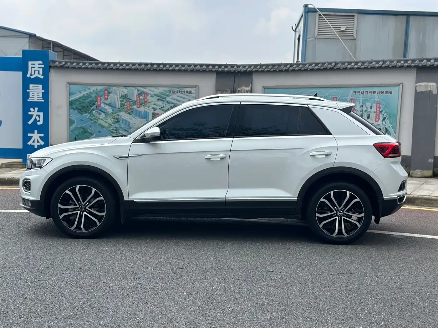Volkswagen T-ROC 2022 280TSI DSG 2WD Comfort PLUS фото 3