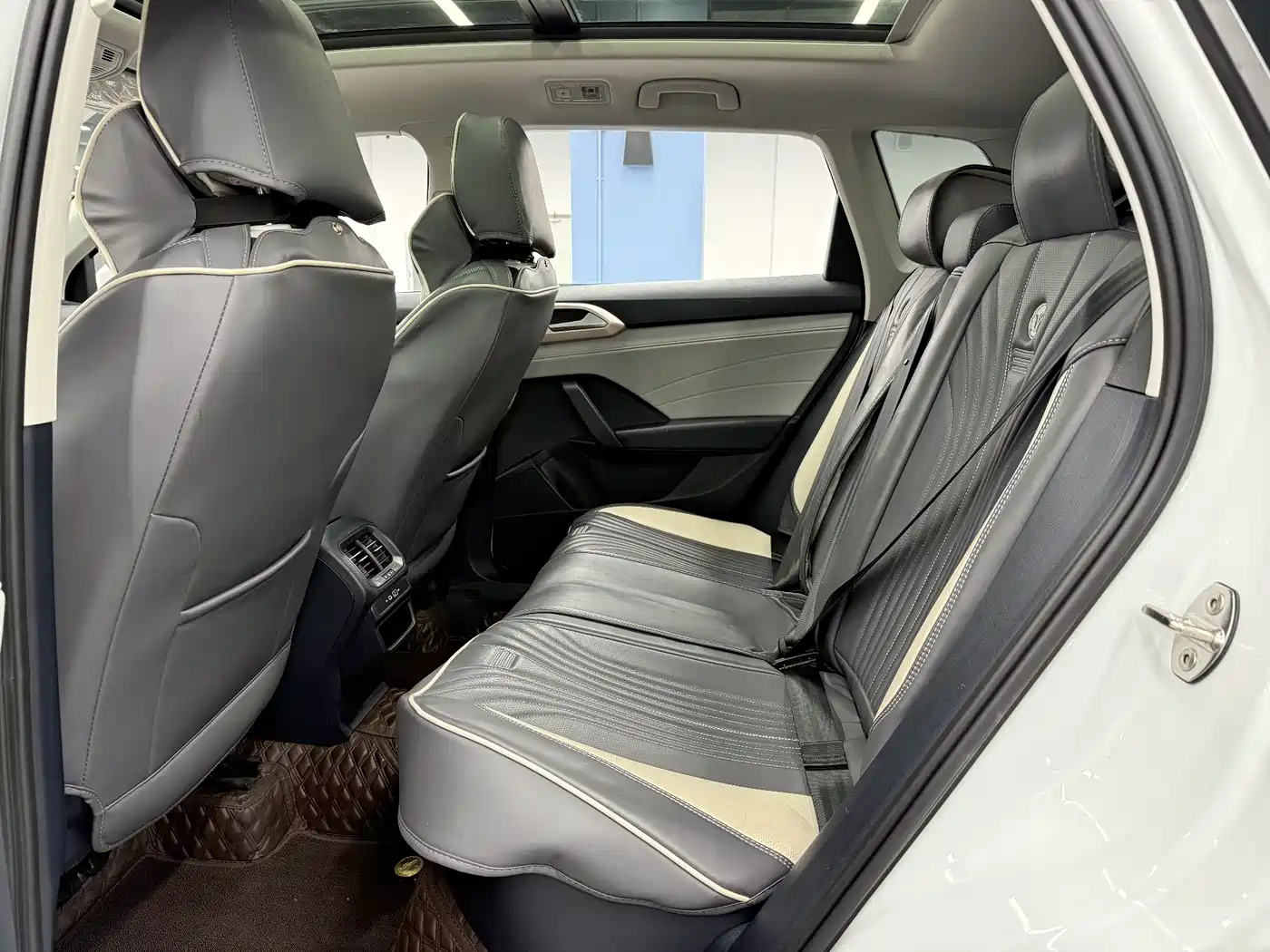 Volkswagen Tharu 2024 300TSI 2WD Bright Moon Edition фото 20